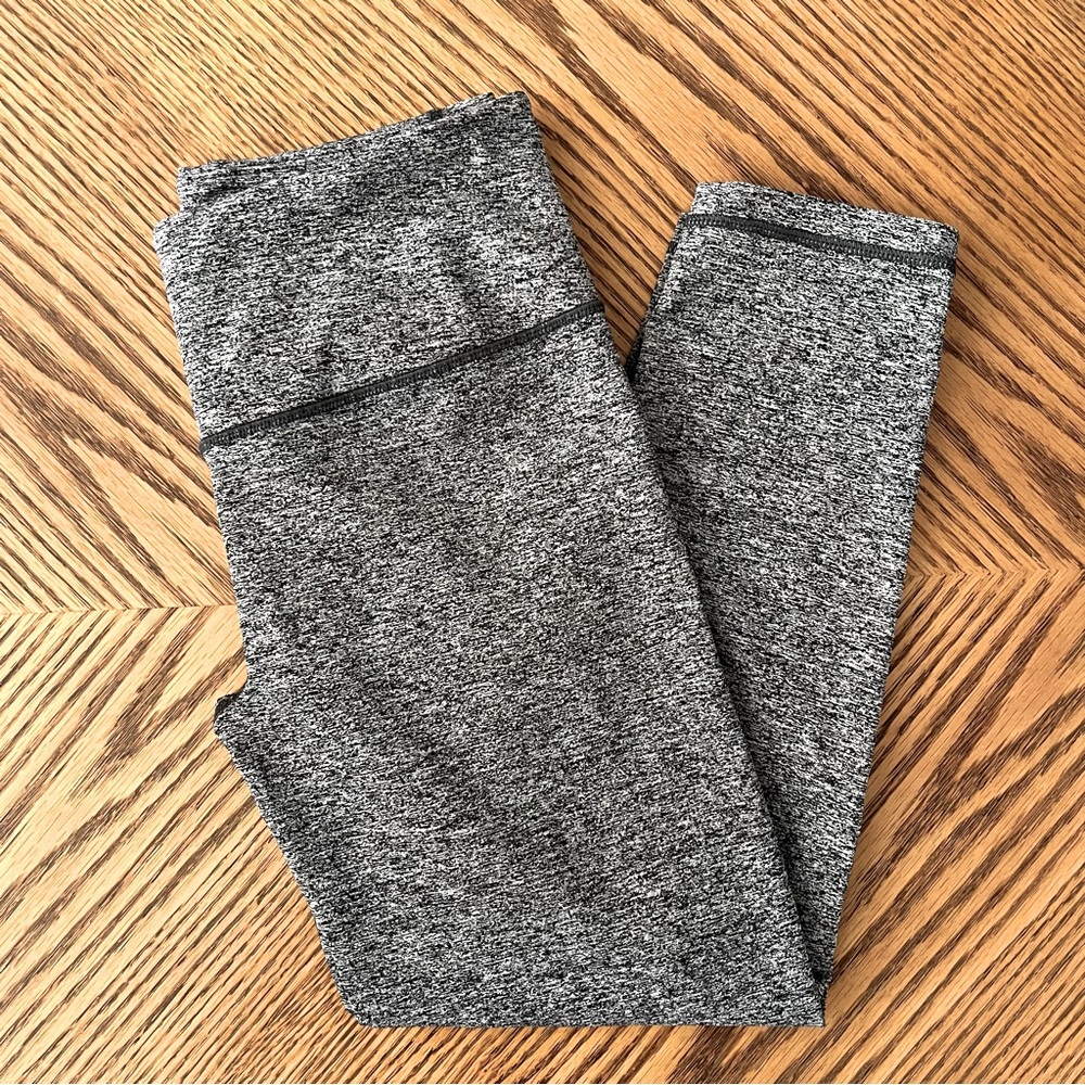 Victoria’s Secret Victoria Sport Knockout Capri Leggings - Gray & Black